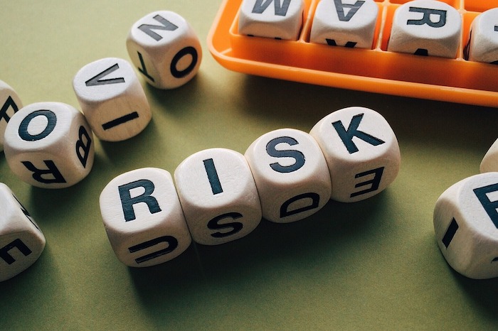 Financial Risks for Companies: Types and 15 Ways to Minimize Risk